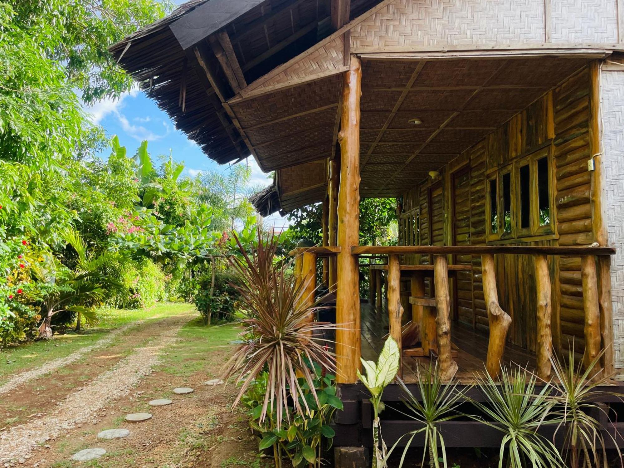 Travis Post Homestay シキホール 部屋 写真