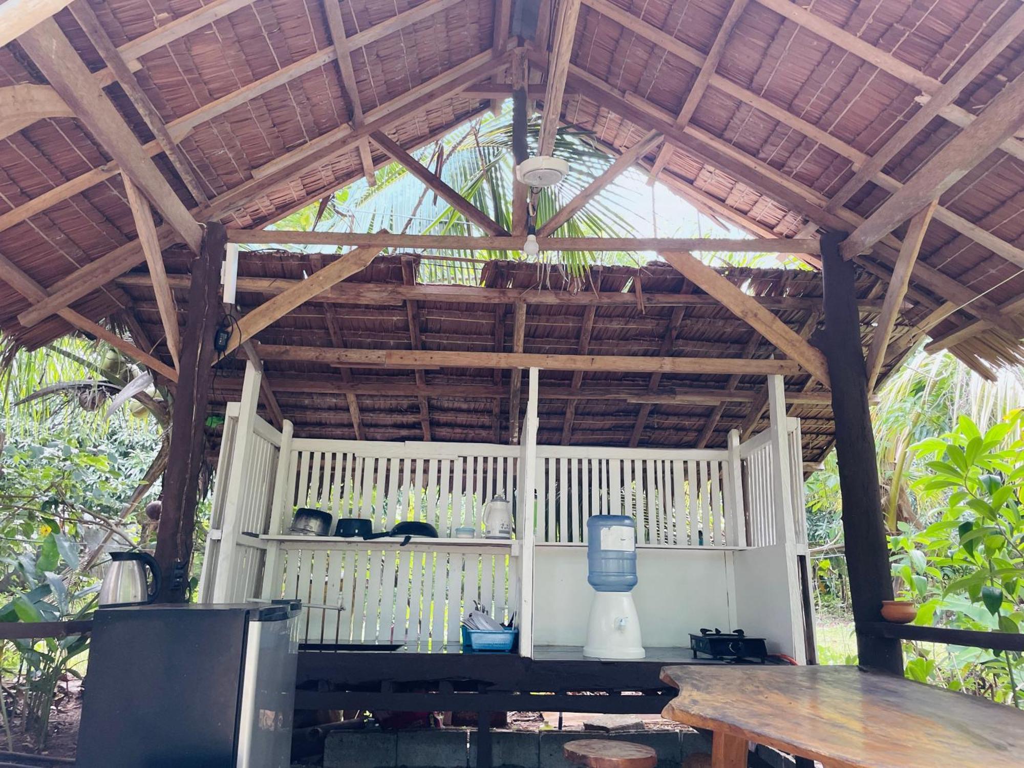 Travis Post Homestay シキホール エクステリア 写真